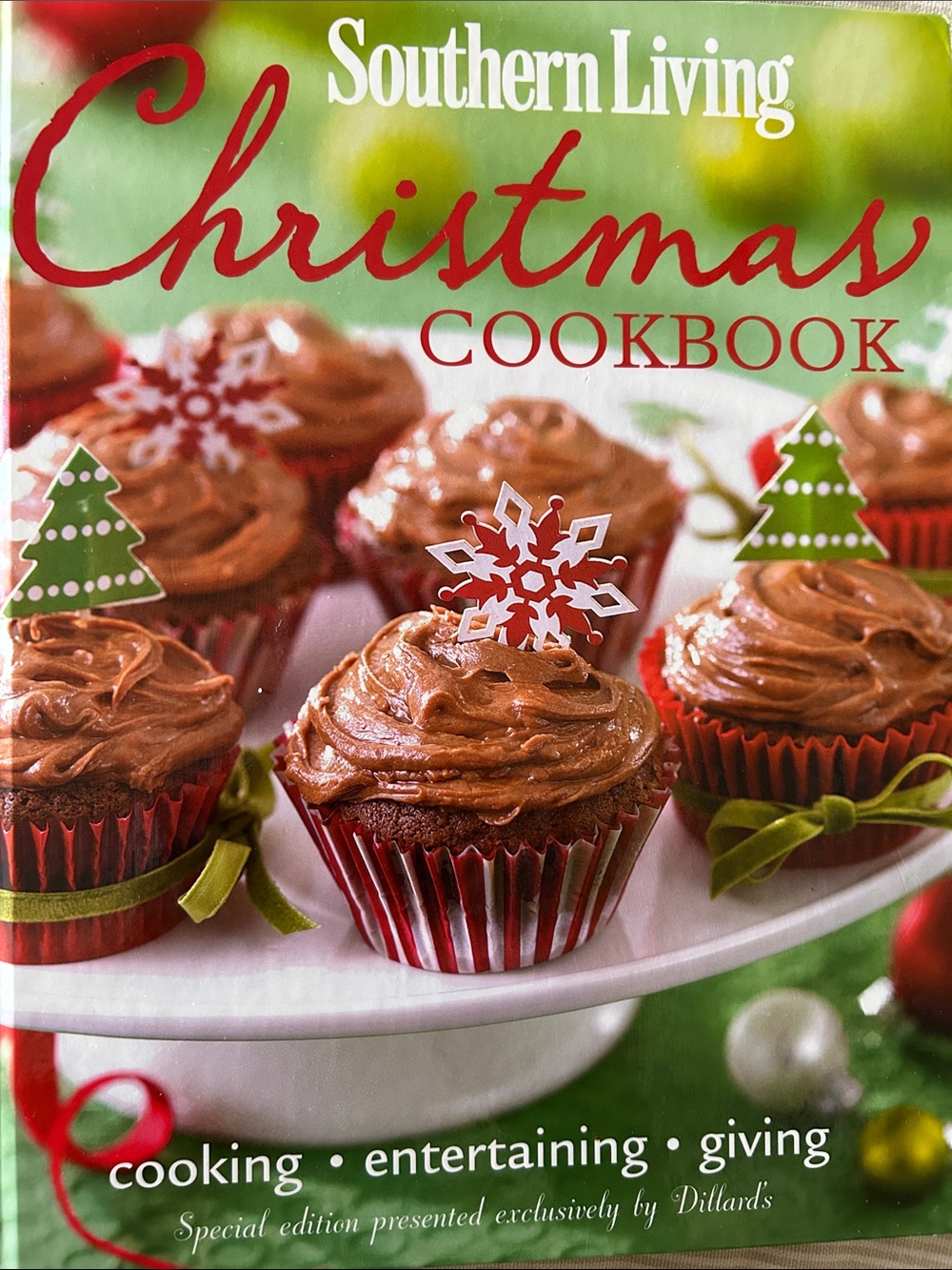 2 Recipe Books - Picture 2 of 16